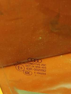Скло бокових дверей задніх правих Audi Q7 4M(2015-2020)