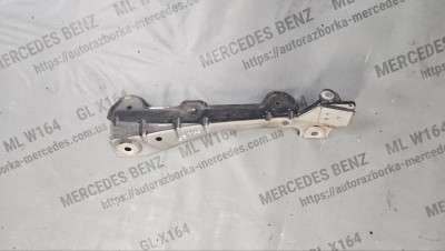 Кронштейн (креплення) крыла Mercedes ML W164 (2005-2011)