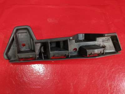 Кронштейн (кріплення) переднього бампера правий RENAULT MASTER III