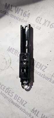 Направляющий ремень безопасности права Mercedes ML W164 (2005-2011)