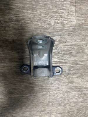 Петля Nissan Rogue 2014-2020