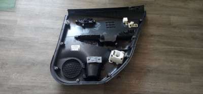 Обшивка (карта) двері задньої лівої Nissan LEAF I 2010-2017