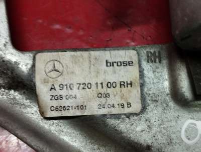 Склопідйомник електричний двері передньої правої Mercedes-Benz Sprinter W907 (2014-2024)