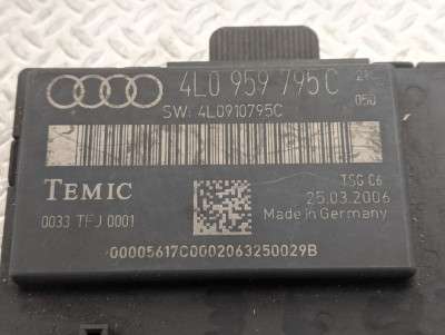 Блок керування дверима Audi Q7 (2006-2009)