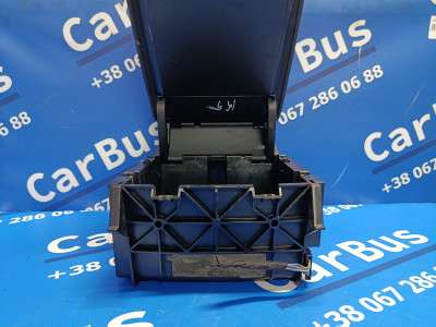 Подлокотник Volkswagen Touareg (2007-2010) рестайл