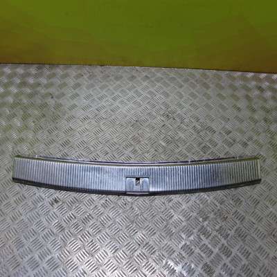 Захист замку кришки багажника Volkswagen Touareg (2007-2010) рестайл