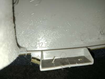 Обшивка стійки салону E-class W212