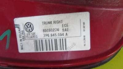 Ліхтар кришки багажника правий Volkswagen Touareg NF (2010-2014)