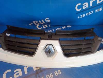 Накладка бампера переднього центральна Renault Trafic II, Opel Vivaro II, Nissan Primastar II (2006-2014) рестайл