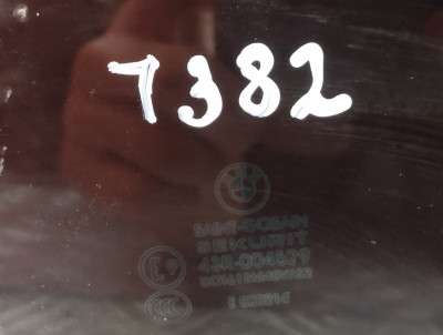 Скло бокових дверей задніх лівих BMW X3 F25 (2010-2017)