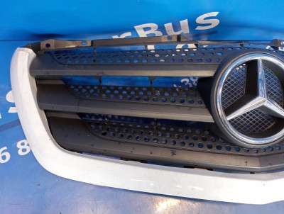 Решітка радіатора Mercedes-Benz Sprinter W 906 (2014-2018) рестайл