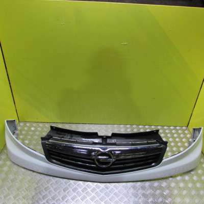 Накладка бампера переднього центральна Renault Trafic II, Opel Vivaro II, Nissan Primastar II (2006-2014) рестайл