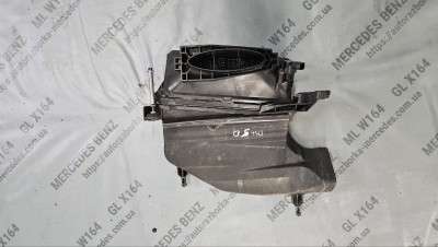 Корпус повітряного фільтра Mercedes ML W164 (2005-2011)