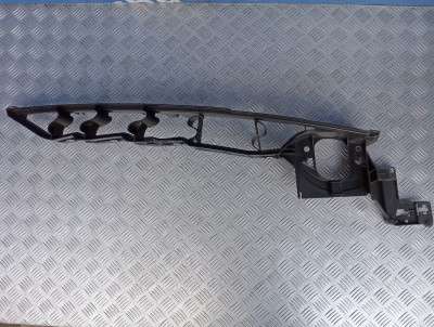 Кронштейн (кріплення) крила правий BMW X5 E70 (2007-2010) дорестайл