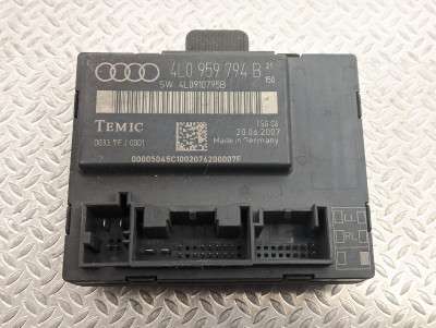 Блок керування дверима Audi Q7 (2006-2009)
