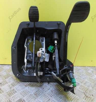 Педальный узел Renault Trafic II, Opel Vivaro II, Nissan Primastar II (2006-2014) рестайл