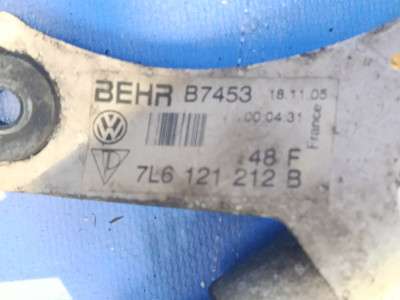 Радиатор охлаждения двигателя дополнительный Volkswagen Touareg (2003-2006) дорестайл