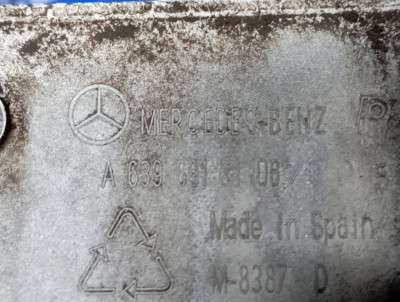 Накладка декоративна (молдинг) дверки розсувної Mercedes-Benz Vito W 639 (2003-2010) дорестайл