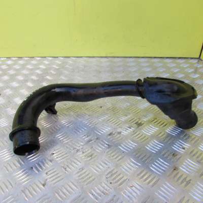 Патрубок интеркулера Renault Trafic II, Opel Vivaro II, Nissan Primastar II (2006-2014) рестайл
