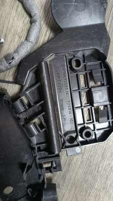 Тримач замка дверей Mercedes ML W166 (з 2011)