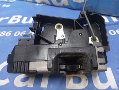 Замок дверей задньої лівої Renault Trafic II, Opel Vivaro II, Nissan Primastar II (2006-2014) рестайл