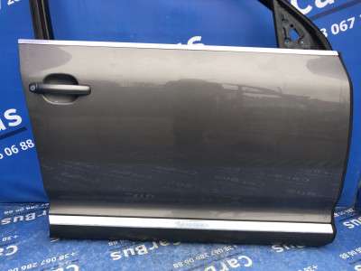 Двері передні праві Volkswagen Touareg (2007-2010) рестайл