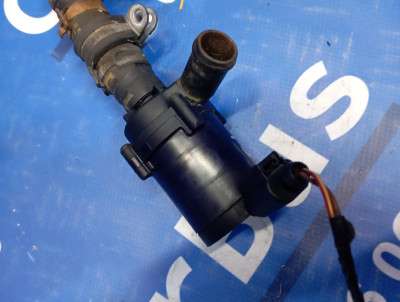Насос водяний (помпа) Volkswagen Touareg FL (2015-2018)
