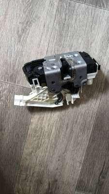 Замок двери передней левой Mercedes ML W166 (з 2011)