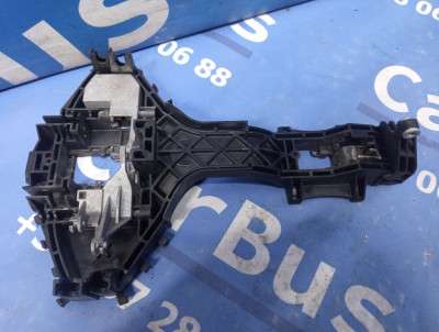 Кронштейн (тримач) ручки дверей Mercedes-Benz Sprinter W 906 (2006-2014) дорестайл