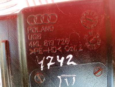 Повітропровід обігрівача (патрубки від пічки по салону) Audi E-TRON