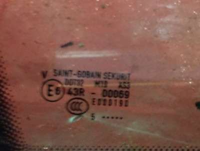 Скло кузовне заднє ліве Volkswagen Touareg (2003-2006) дорестайл