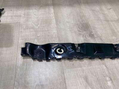 Кронштейн (кріплення) заднього бампера лівий Ford Explorer (2011-2019)
