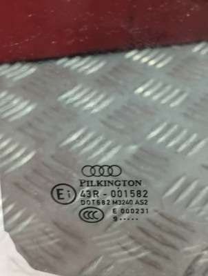 Скло бокових дверей задніх правих Audi Q7 (2010-2015)