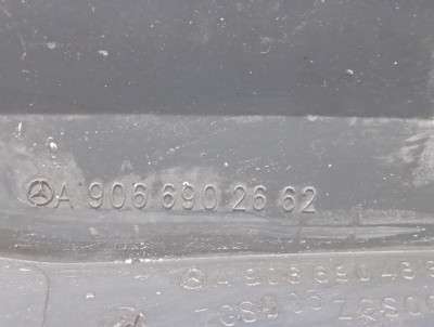 Накладка декоративна (молдинг) переднього правого крила Mercedes-Benz Sprinter W 906 (2006-2014) дорестайл