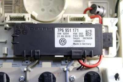 Плафон салону (ліхтар) Volkswagen Touareg NF (2010-2014)