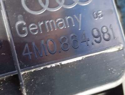 Консоль салону (центральна частина) Audi Q7 4M(2015-2020)