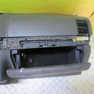 Торпедо (панель передняя) Volkswagen Touareg (2003-2006) дорестайл