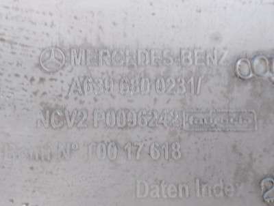 Консоль салону (центральна частина) Mercedes-Benz Vito W 639 (2003-2010) дорестайл