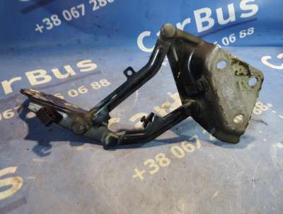 Петля капота права Volkswagen Touareg (2007-2010) рестайл