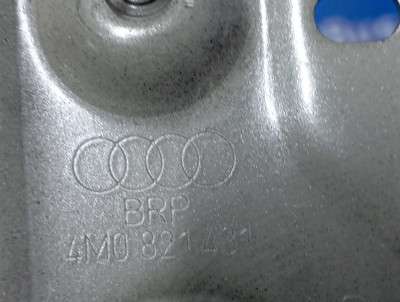 Кронштейн (кріплення) крила лівий Audi Q7 4M(2015-2020)