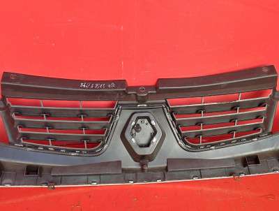 Накладка бампера переднего центральная Renault Trafic II, Opel Vivaro II, Nissan Primastar II (2006-2014) рестайл
