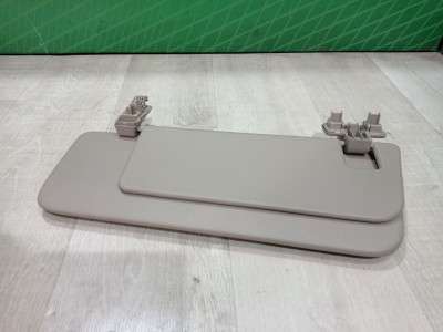 Козирок сонцезахисний правий Mercedes GL X166