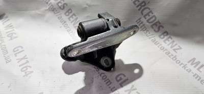 Петля дверей ліва (низ/верх, зад/перед) Mercedes ML W164 (2005-2011)