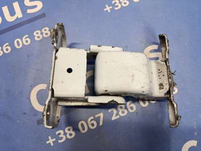 Петля двери распашной Renault Trafic II, Opel Vivaro II, Nissan Primastar II (2006-2014) рестайл