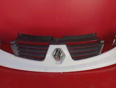 Накладка бампера переднего центральная Renault Trafic II, Opel Vivaro II, Nissan Primastar II (2006-2014) рестайл