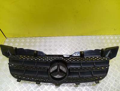 Решетка радиатора Mercedes-Benz Sprinter W 906 (2006-2014) дорестайл